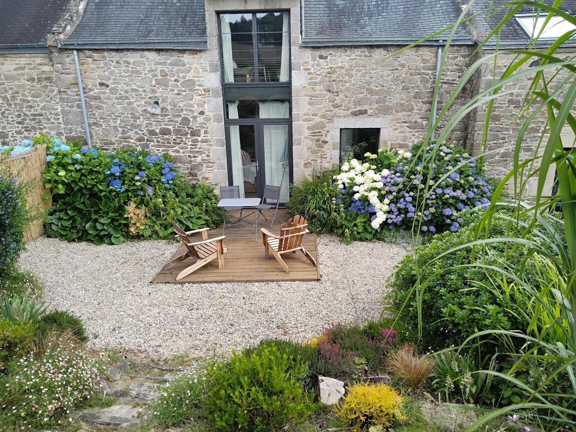 La Chambre Du Grand Val Caden Exteriör bild